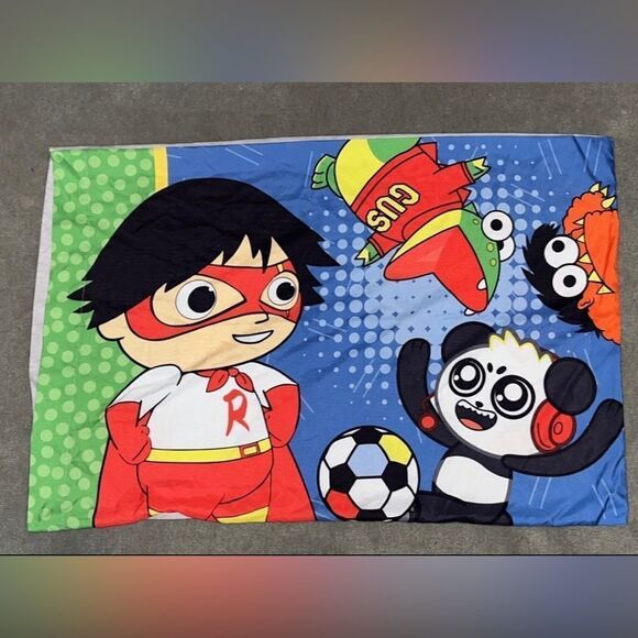 Ryan’s World pillow case - Picture 1 of 2